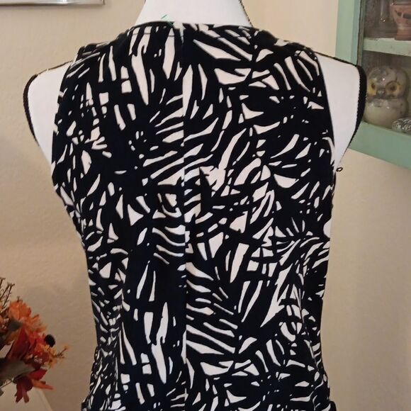 Old Navy Maternity Fitted Dress 💐HOST PICK💐💕 - Picture 7 of 11